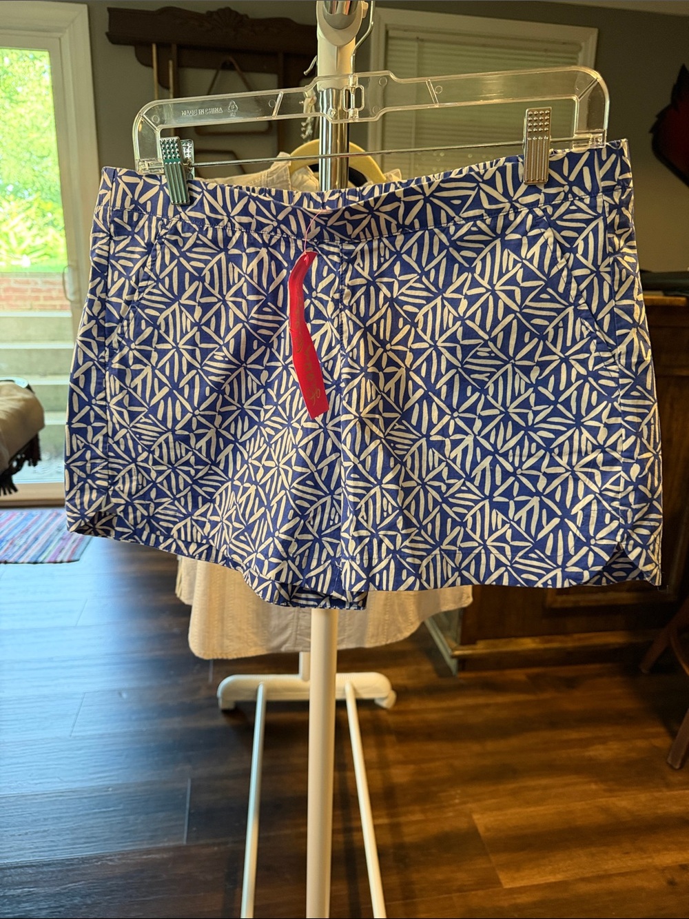 Lilly Pulitzer Blue Geometric Pattern Women's Shorts NWT
